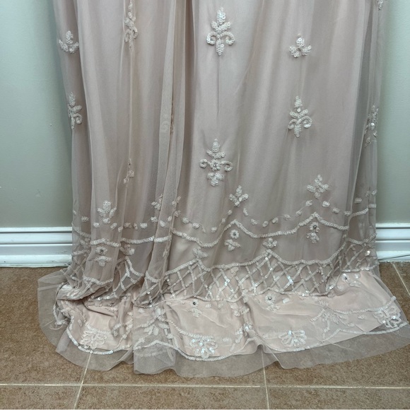 New Mac Duggal Blush V Neck Flutter Sleeve Embellished Mesh Gown, Size 10 - Picture 9 of 9